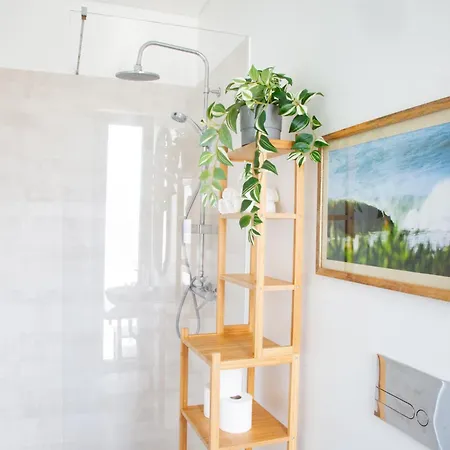 Perfeito - Floor Only 펜션 *